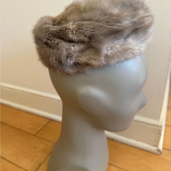 Vintage real fur hat - Picture 2 of 5
